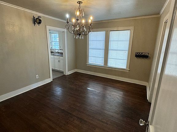 4th image of 263 E Linden St