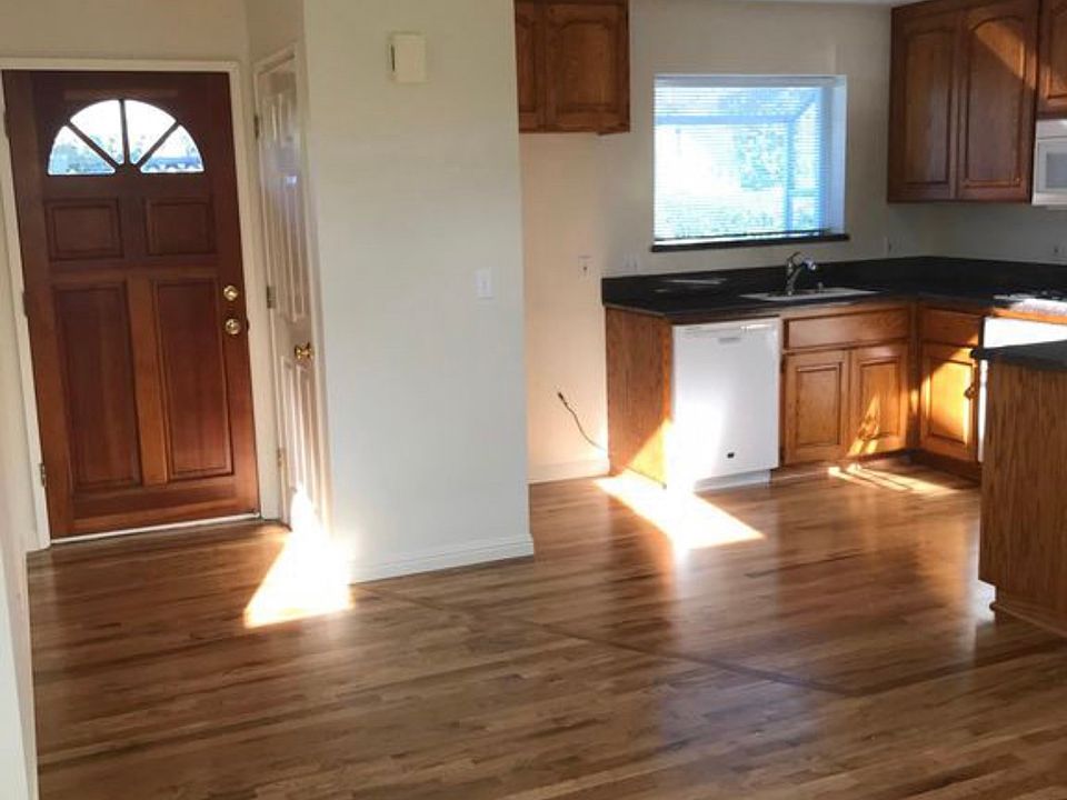 1st image of 15362 Chelsea Dr