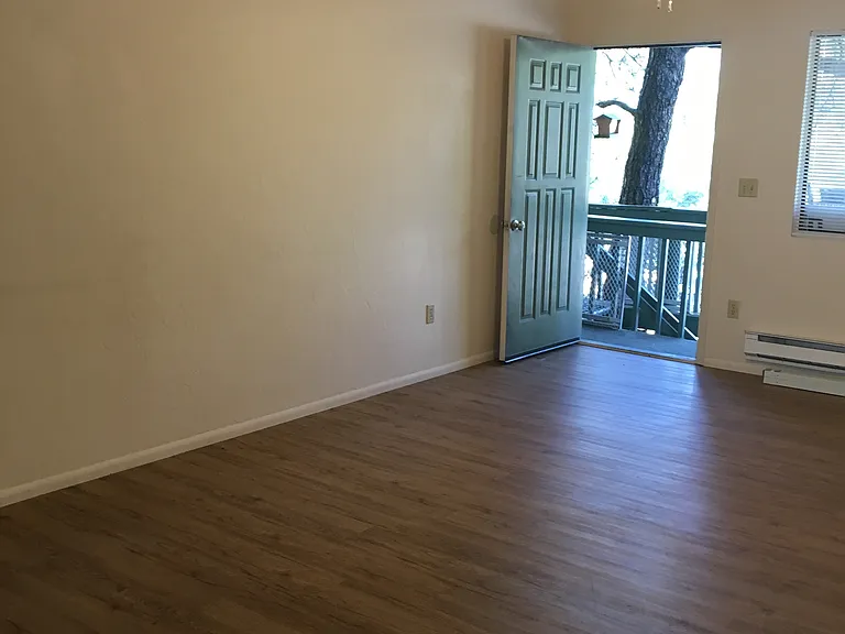 158 S Willow St #3 — Photo 4