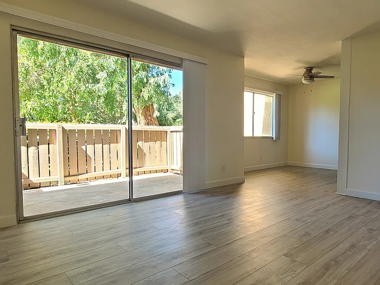 The Redlands Apartments — Photo 28