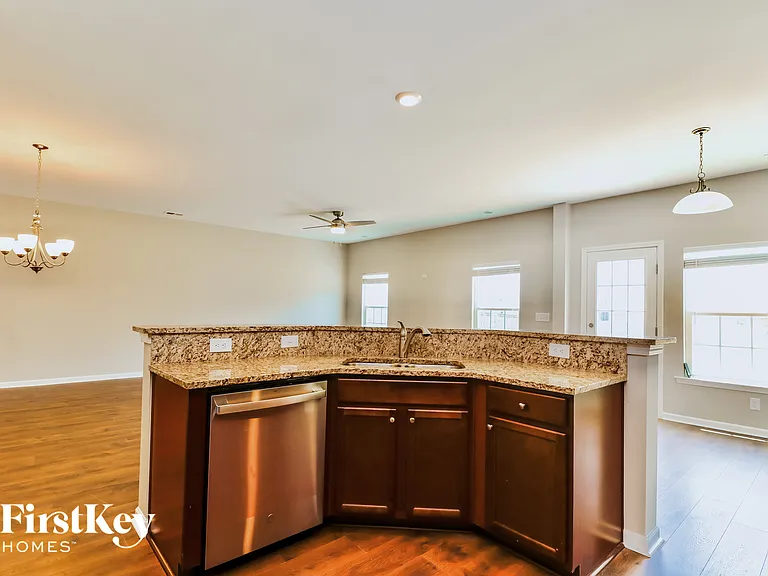 343 Bradley Bend Dr — Photo 6