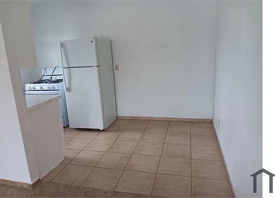 2 bed, 1000 sqft, $2,200 — Photo 3