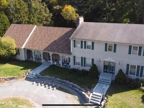 128 North Ave, Rochester, MA 02770