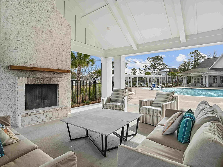 Beaumont Oaks at Porters Neck Apartments & Townhomes — Photo 29
