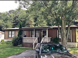 279 Valley View Dr, Oakdale, PA