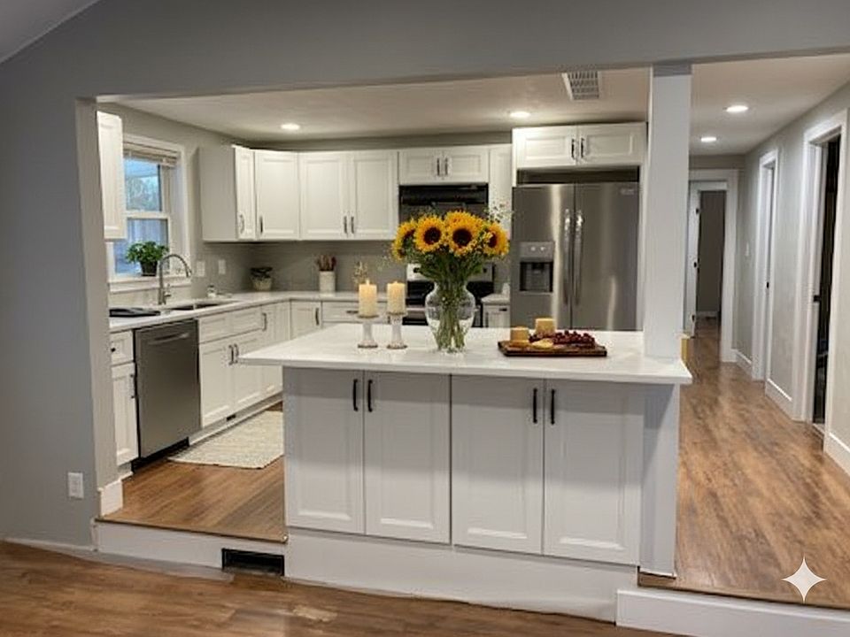 This photo has been virtually staged to show how your decor might fit