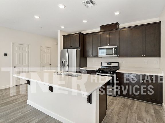 3rd image of 8409 Stara St