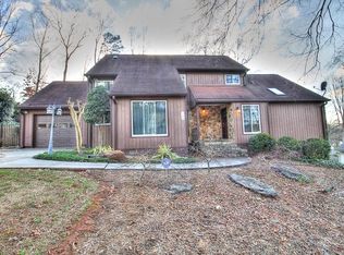 219 Heathwood Dr, Spartanburg, SC 29307