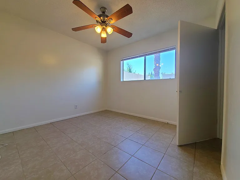 Central Ave. - 1302-1308 E. — Photo 17