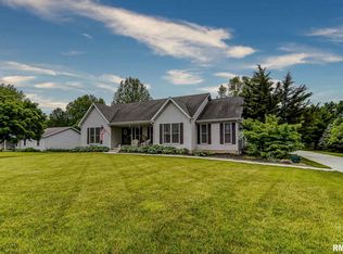 90 Walnut Valley Dr, Springfield, IL 62707