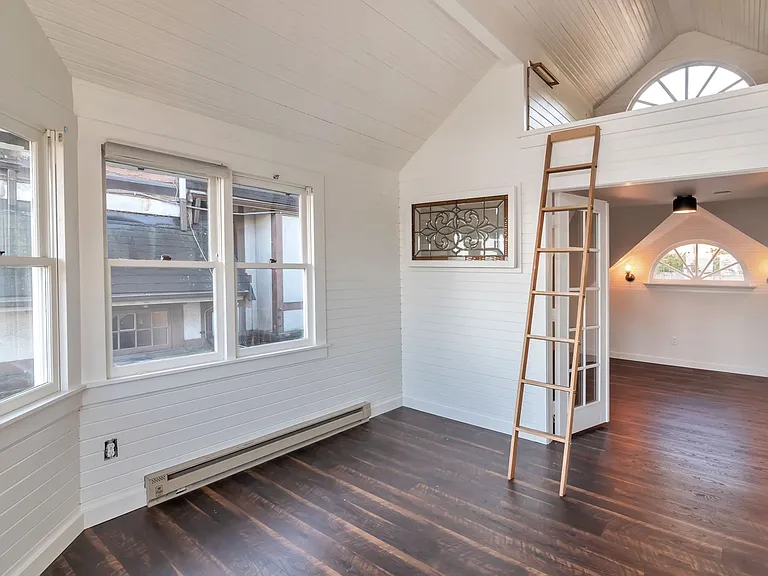 515 32nd Ave S — Photo 16