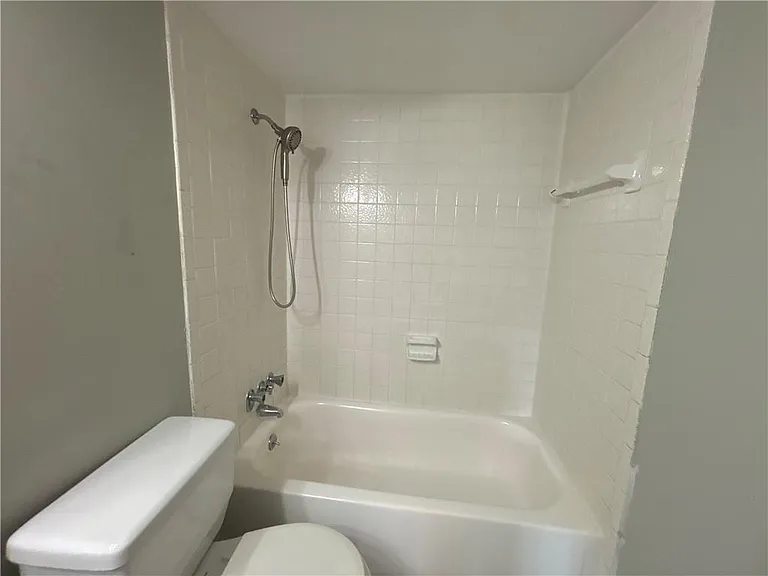 146 Rue Fontaine — Photo 18
