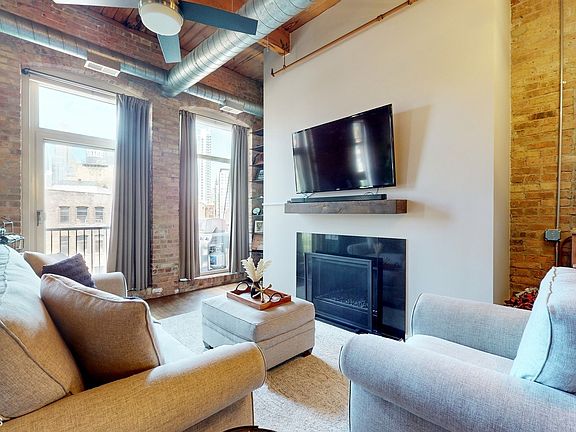 3rd image of 550 N Kingsbury St APT 615