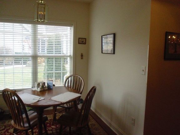 5th image of 932 Rivergate Ct