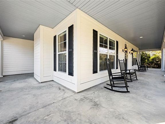 4th image of 905 Towhee Pl