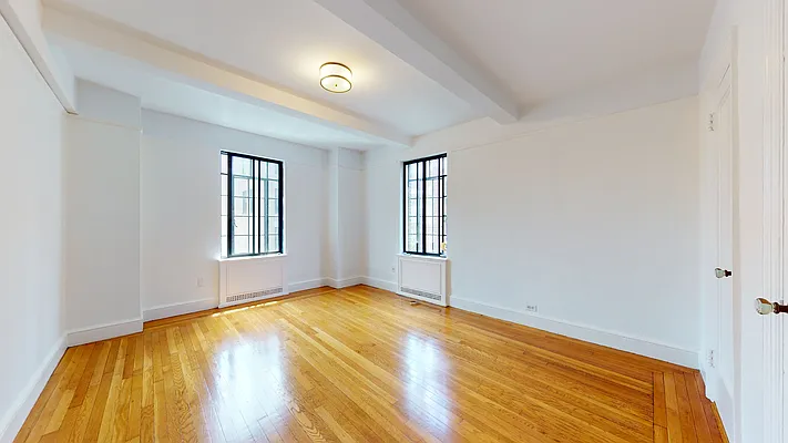 Rented by Bond New York | media 25