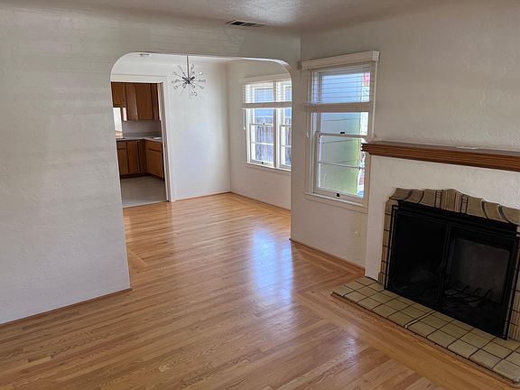 3rd image of 420 S Bayview Ave