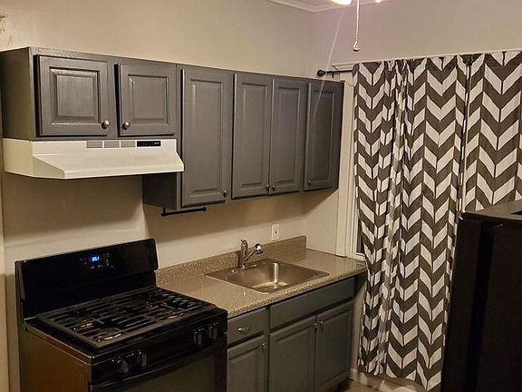 4th image of 33 Horton Pl #2