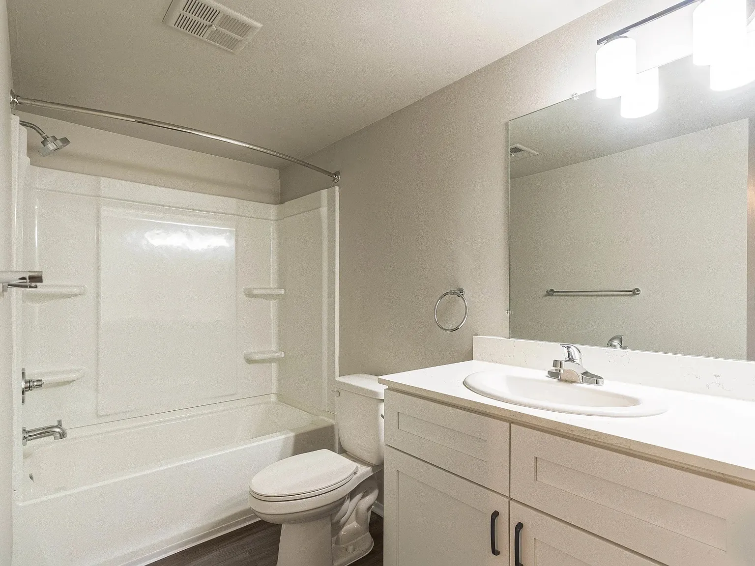 Cordoba Apartments — Photo 4