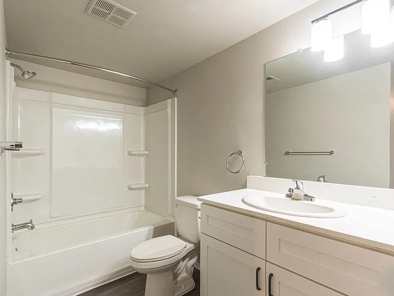 Cordoba Apartments — Photo 4