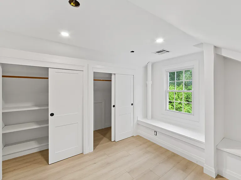 32 Brook St — Photo 18