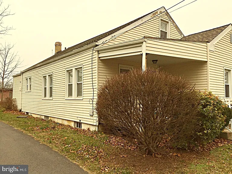 721 Mayflower Ave — Photo 16