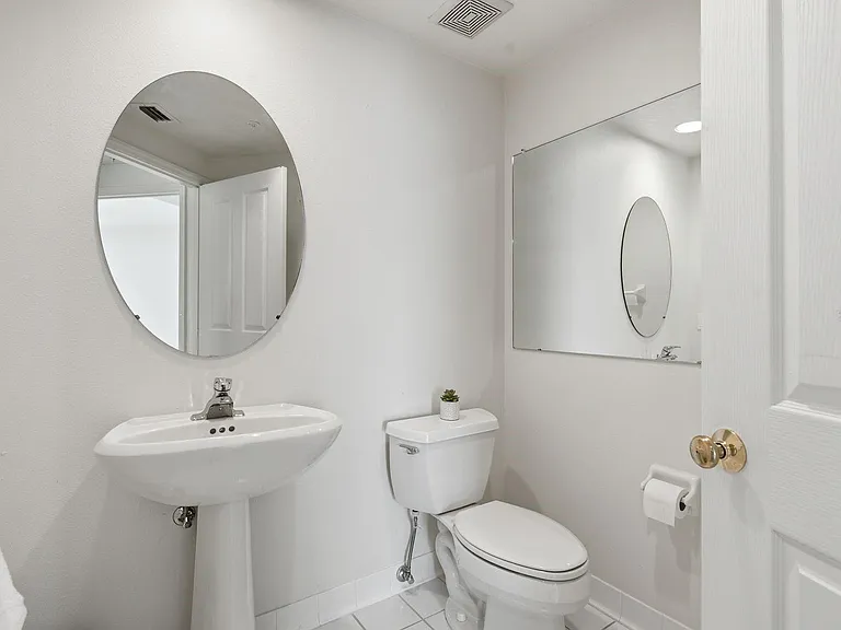1170 Gulf Blvd #1105 — Photo 31