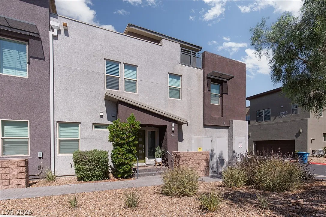 2 bed, 2.5 bath, 1878 sqft, $3,900 — Photo 1