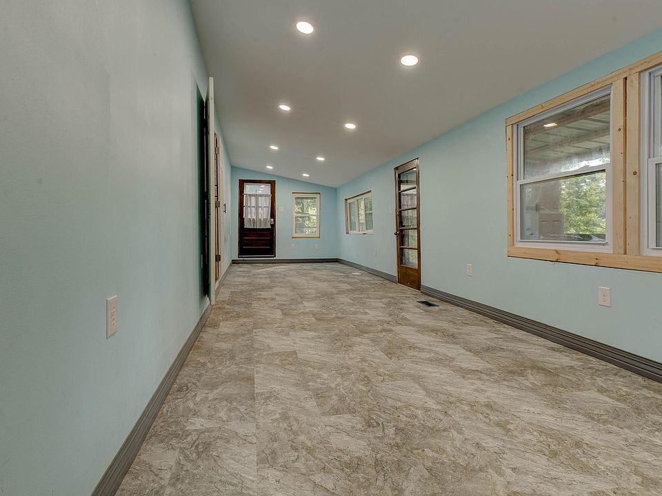 10th image of 148 Hidden Grove Ln