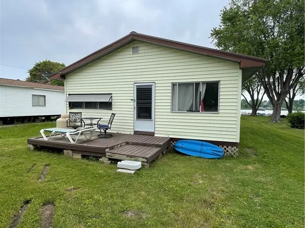 2823 Martin Dr, Cape Vincent, NY 13618