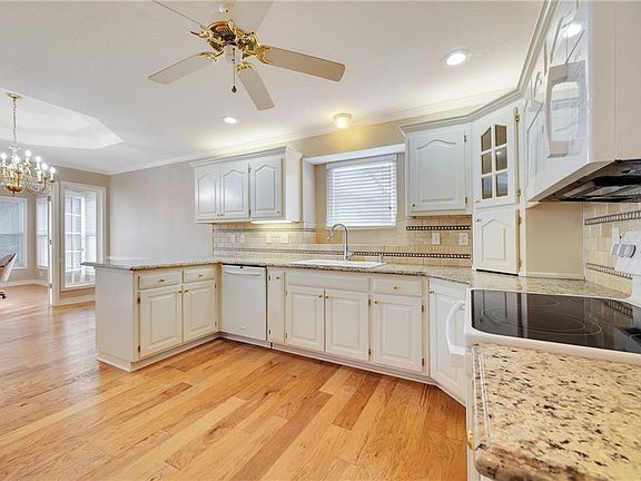 5th image of 2817 Viro Ave
