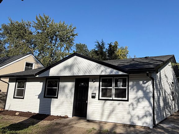 2nd image of 809 Clinton St
