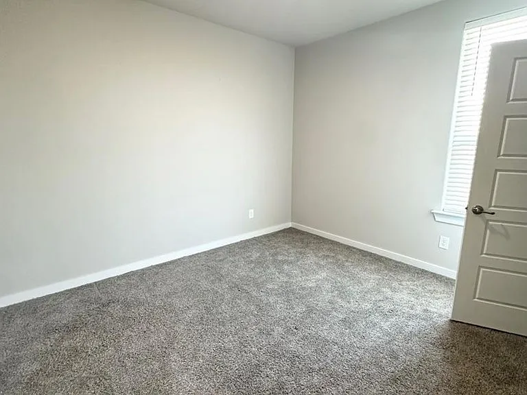 2201 Beaufort Dr — Photo 16