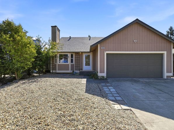 1935 Commons Ct