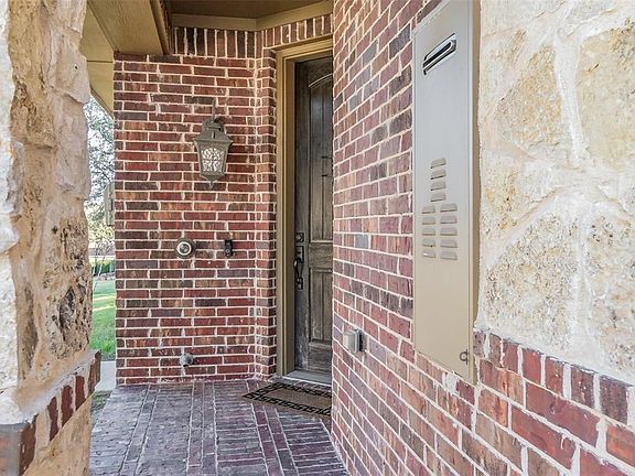 2nd image of 1608 Brook Grove Dr