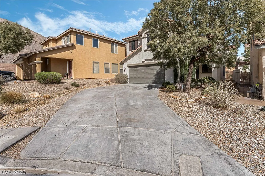 4 bed, 2.5 bath, 1708 sqft, $2,500 — Photo 3
