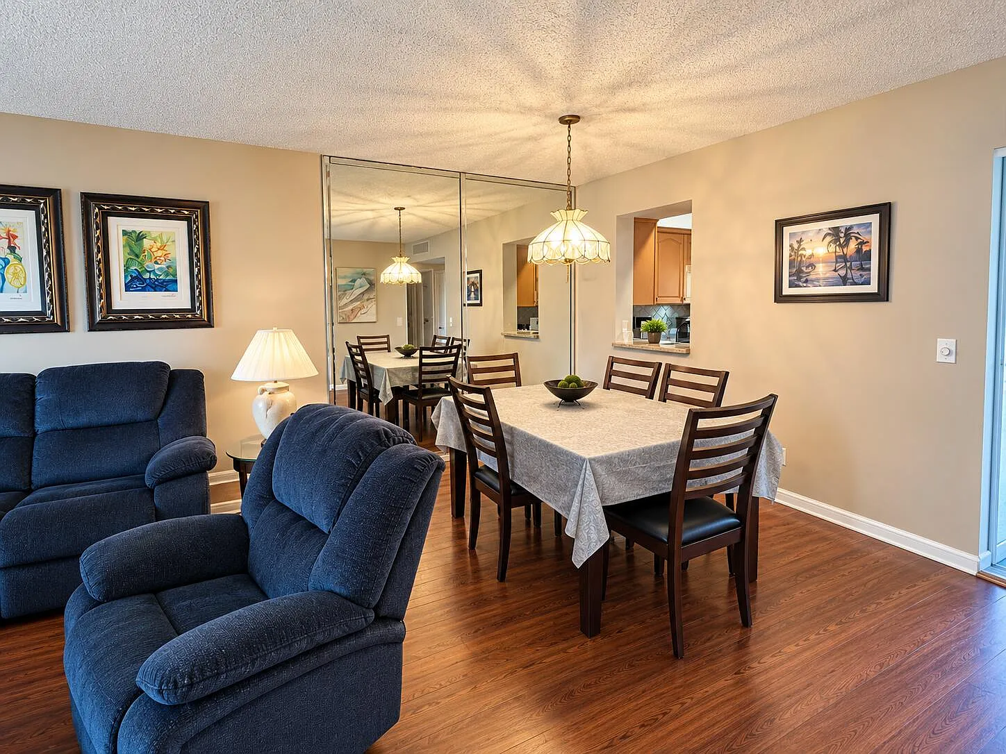 2 bed, 2.0 bath, 1044 sqft, $1,700 — Photo 4