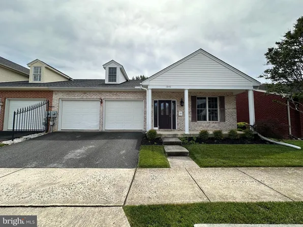 1846 Meridian Dr, Hagerstown, MD 21742