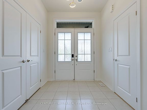 4th image of 82 Merlin St