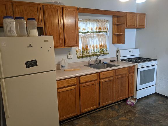 2nd image of 641 Linden Ave #A