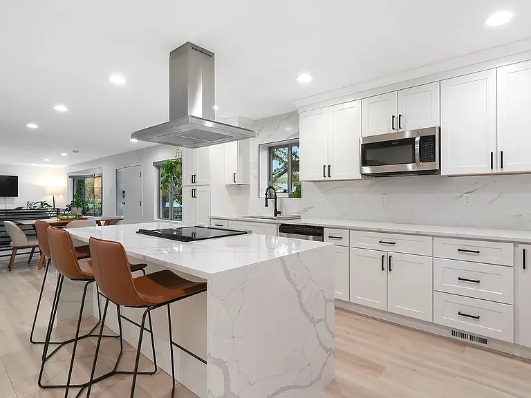 2311 E Delia Dr #R — Photo 5