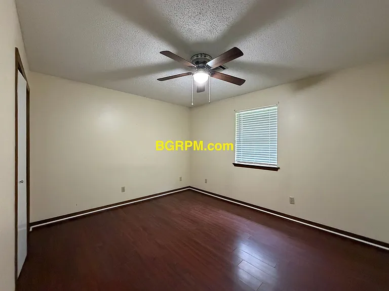20 Parkview Dr — Photo 8