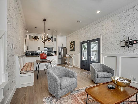 5th image of 1819 N Woodward Ave