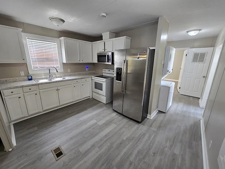 2812 Desert St — Photo 2