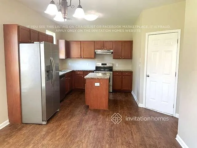 490 Forrest Hills Dr — Photo 3