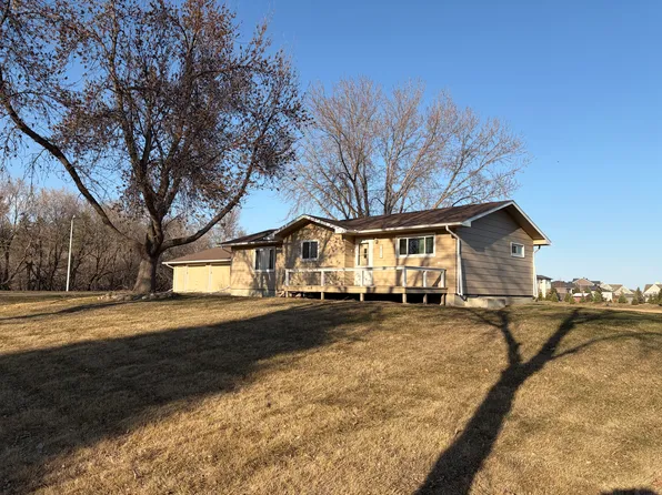 3809 2nd St E, West Fargo, ND 58078