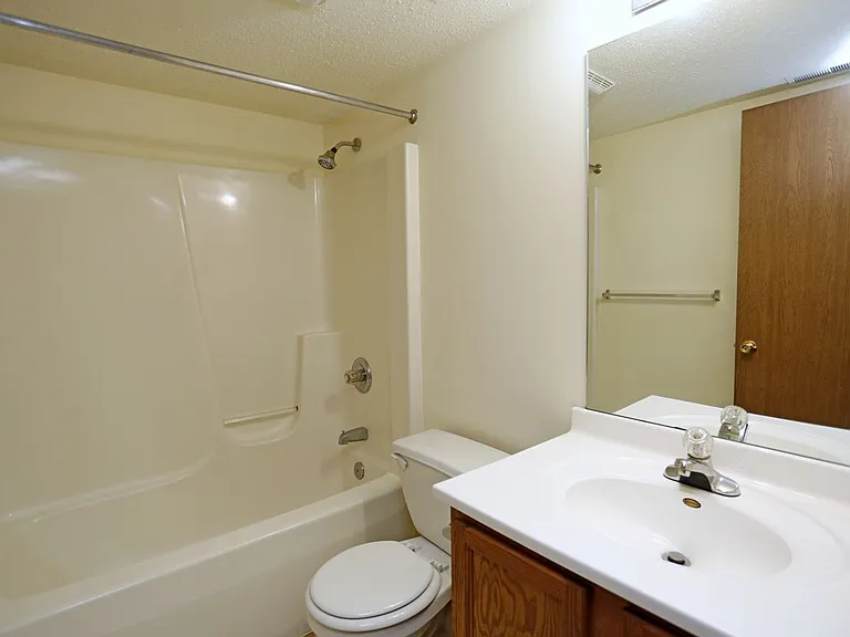 Prairie Ridge Apartments — Photo 42