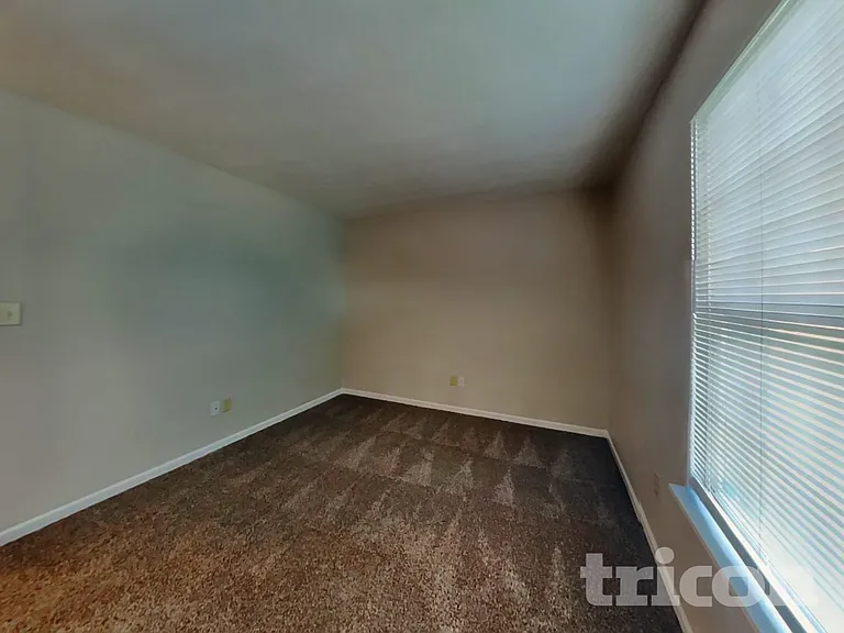 8623 Robin Run Way — Photo 10