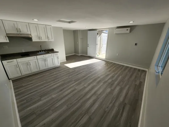 7758 Zelzah Ave, Reseda, CA 91335