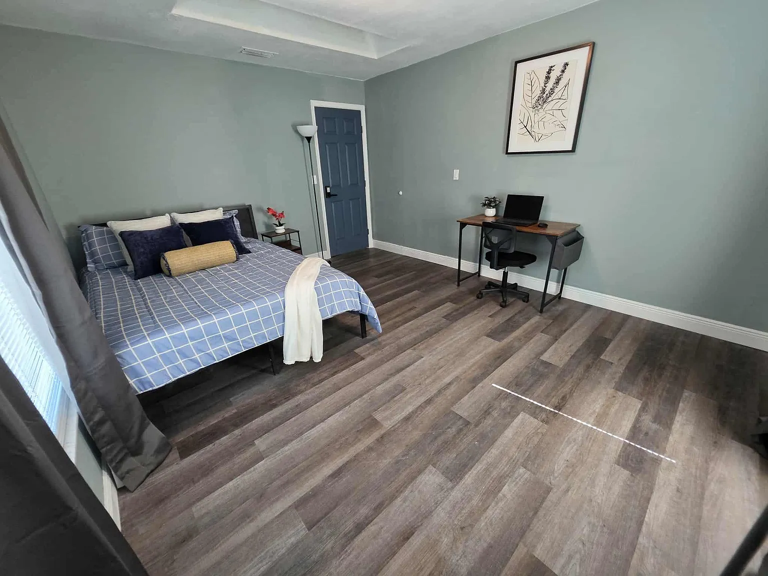 4 bed, 2.0 bath, 2163 sqft, $888 — Photo 3